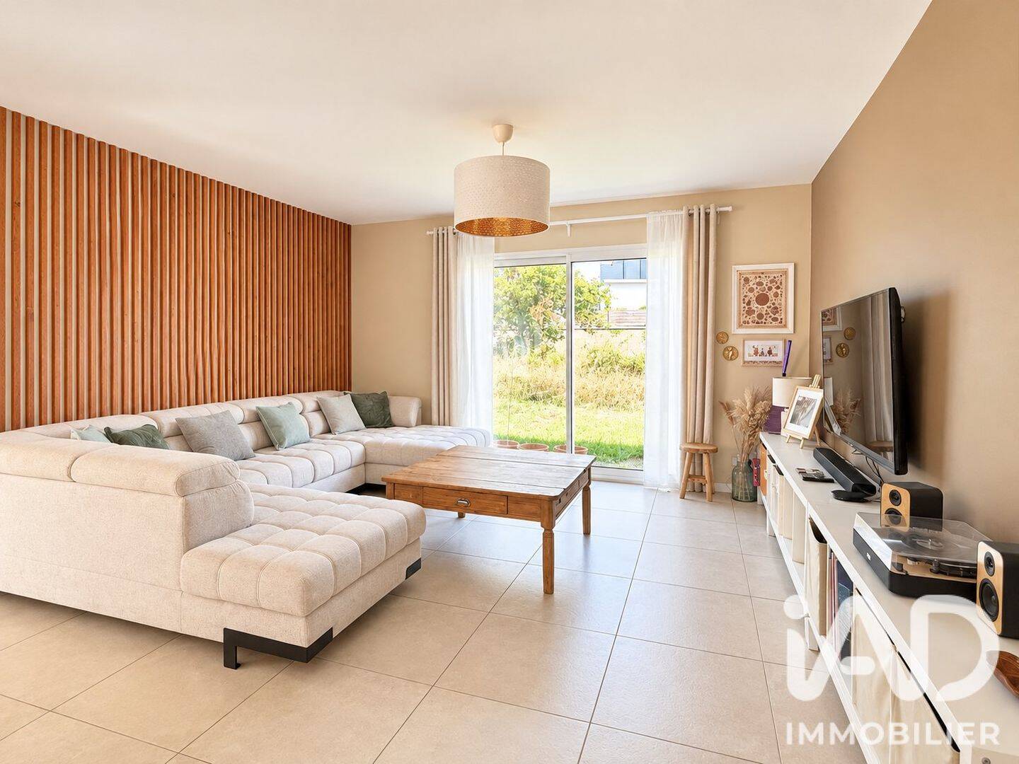 Maison 7 pièces 195 m² · à Nazelles-Négron · 195 m² · 435 000 €
