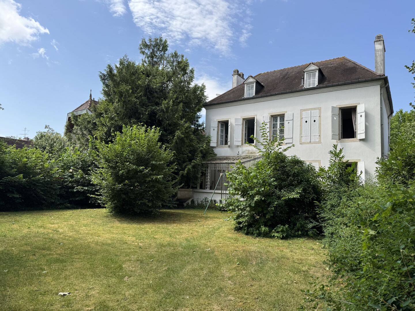 Maison 8 pièces 250 m² · à Genlis · 250 m² · 895 000 €
