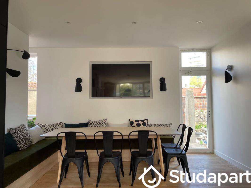1 pièce 9 m² · à Ivry-sur-Seine · 9 m² · 950 €/mois