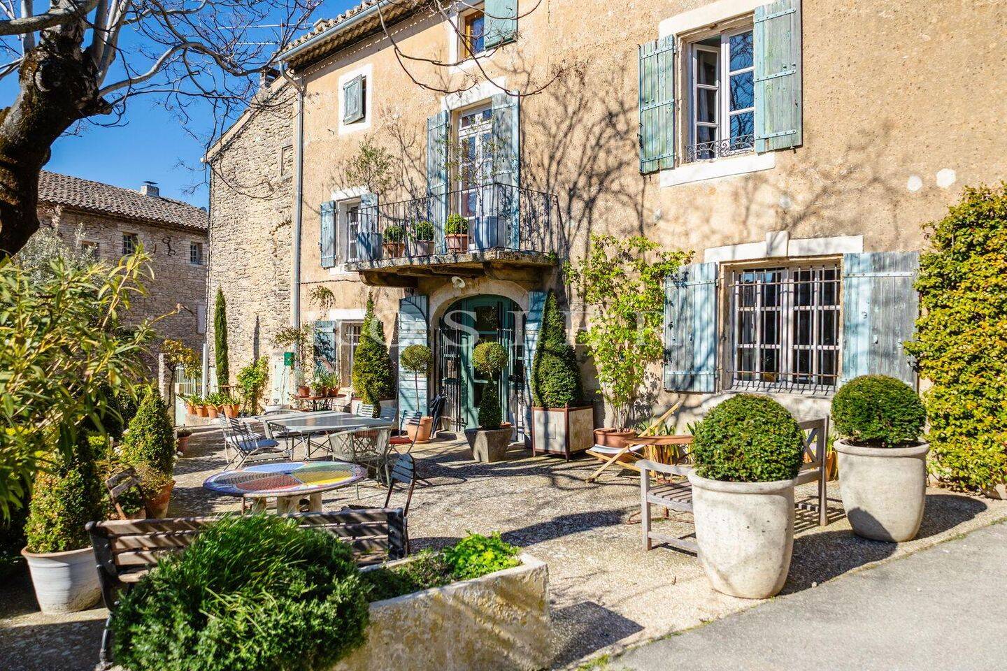 Maison 260 m² · à Cabrières-d'Avignon · 260 m² · 880 000 €