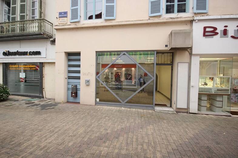 Local commercial à louer 460 € 45 m² de surface de vente Mairie-Stade-Bergereau-Depart Orthez 64300