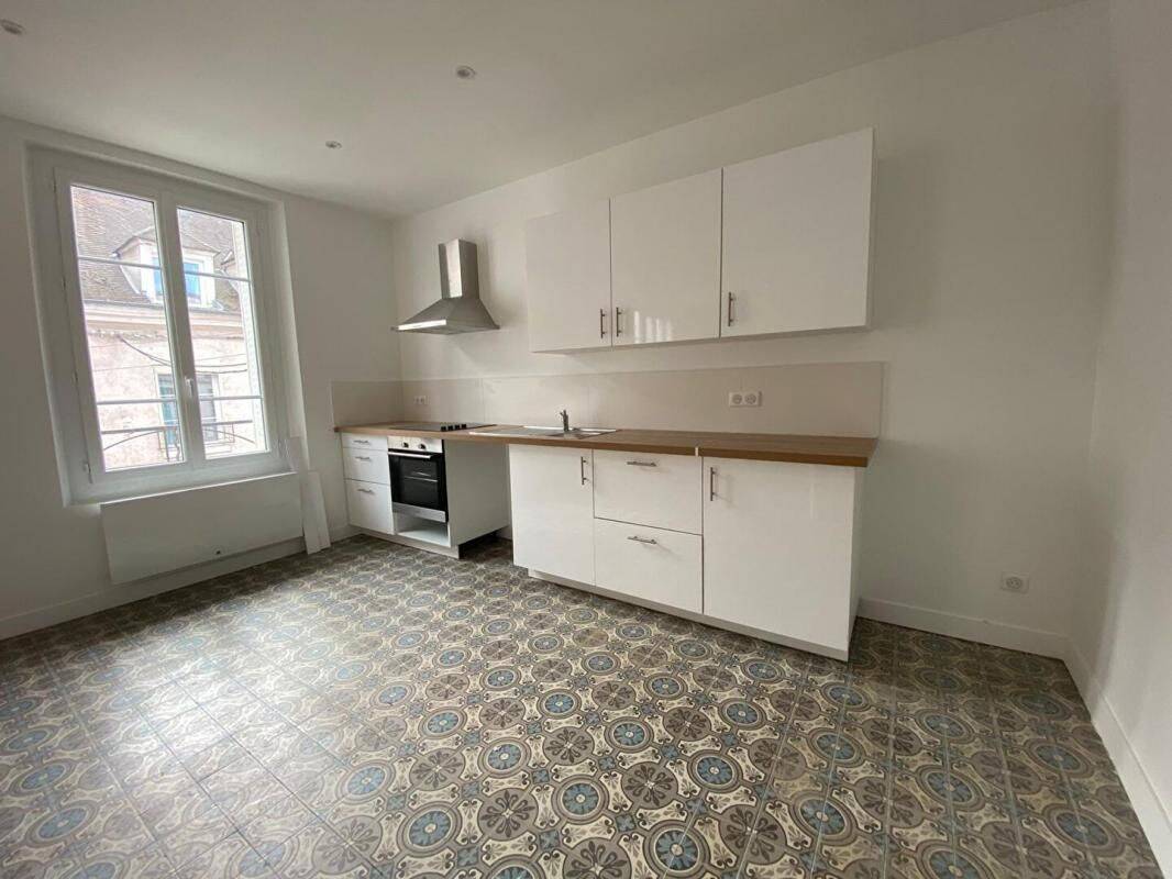 Appartement 4 pièces 85 m² · à Compiègne · 85 m² · 971 €/mois