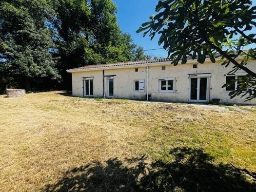 Maison à vendre 99 844 € 4 pièces 2 chambres 93 m² 2 110 m² de terrain La Roche-Chalais 24490