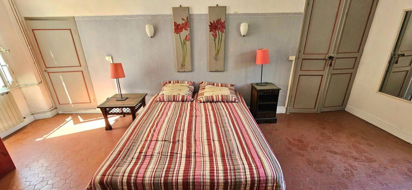 Maison 6 pièces 180 m² · à Claviers · 180 m² · 205 000 €