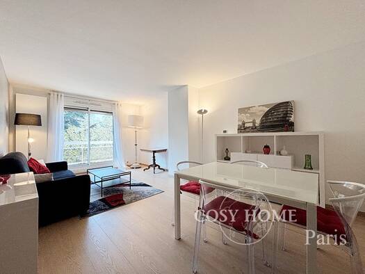 Appartement à louer 1 890 € 3 pièces 2 chambres 68 m² 3ème étage Centre Clamart 92140