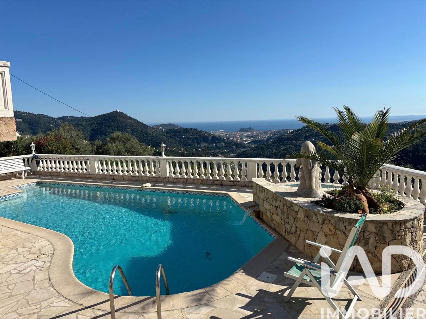 Maison 8 pièces 200 m² · à Saint-André-de-la-Roche · 200 m² · 1 090 000 €