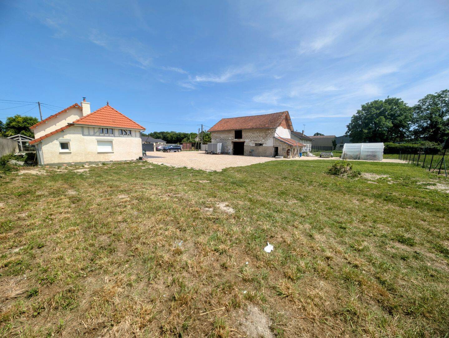 Maison 6 pièces 204 m² · à Charmont-sous-Barbuise · 204 m² · 240 000 €