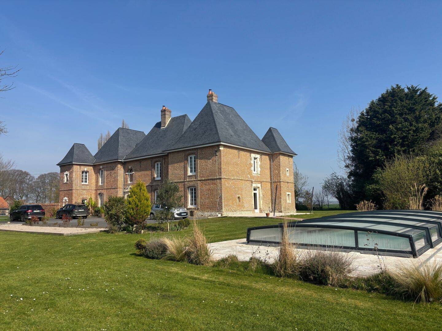 Maison 23 pièces 600 m² · à Eu · 600 m² · 1 575 000 €