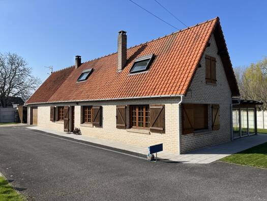 Maison à vendre 270 860 € 7 pièces 3 chambres 148 m² 1 774 m² de terrain Nordausques 62890