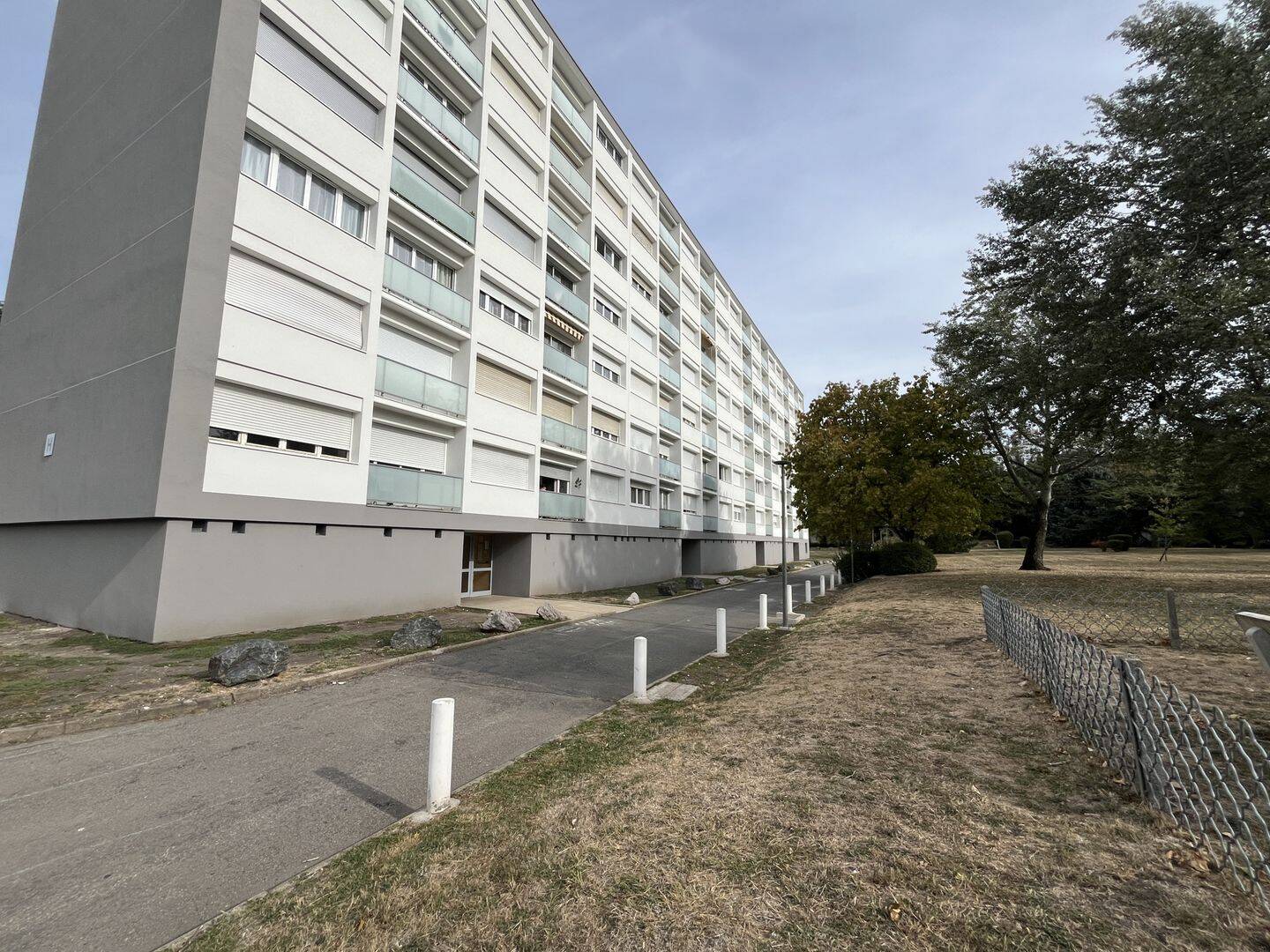 Appartement 4 pièces 79 m² · à Villars · 78,8 m² · 70 000 €