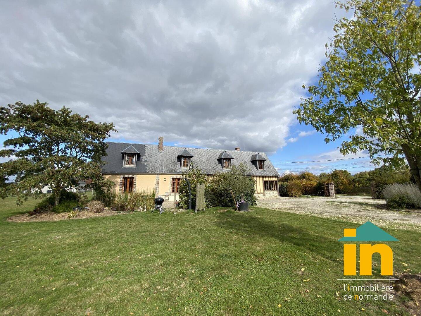 Maison 5 pièces 156 m² · à Breteuil · 156 m² · 250 000 €