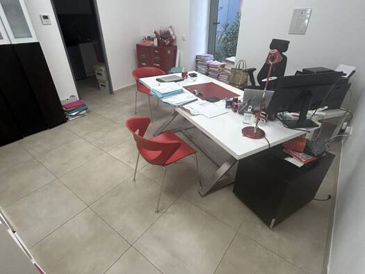 Local commercial à vendre 210 000 € 40,5 m² de surface de vente Auriol 13390