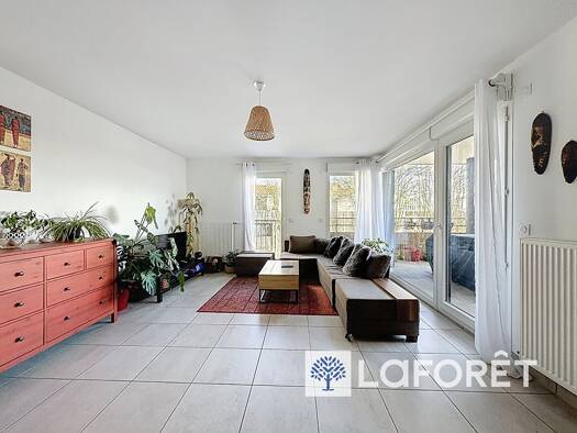 Appartement à vendre 369 000 € 4 pièces 3 chambres 81 m² Étage 1/3 Contour Champagne-au-Mont-d'Or 69410