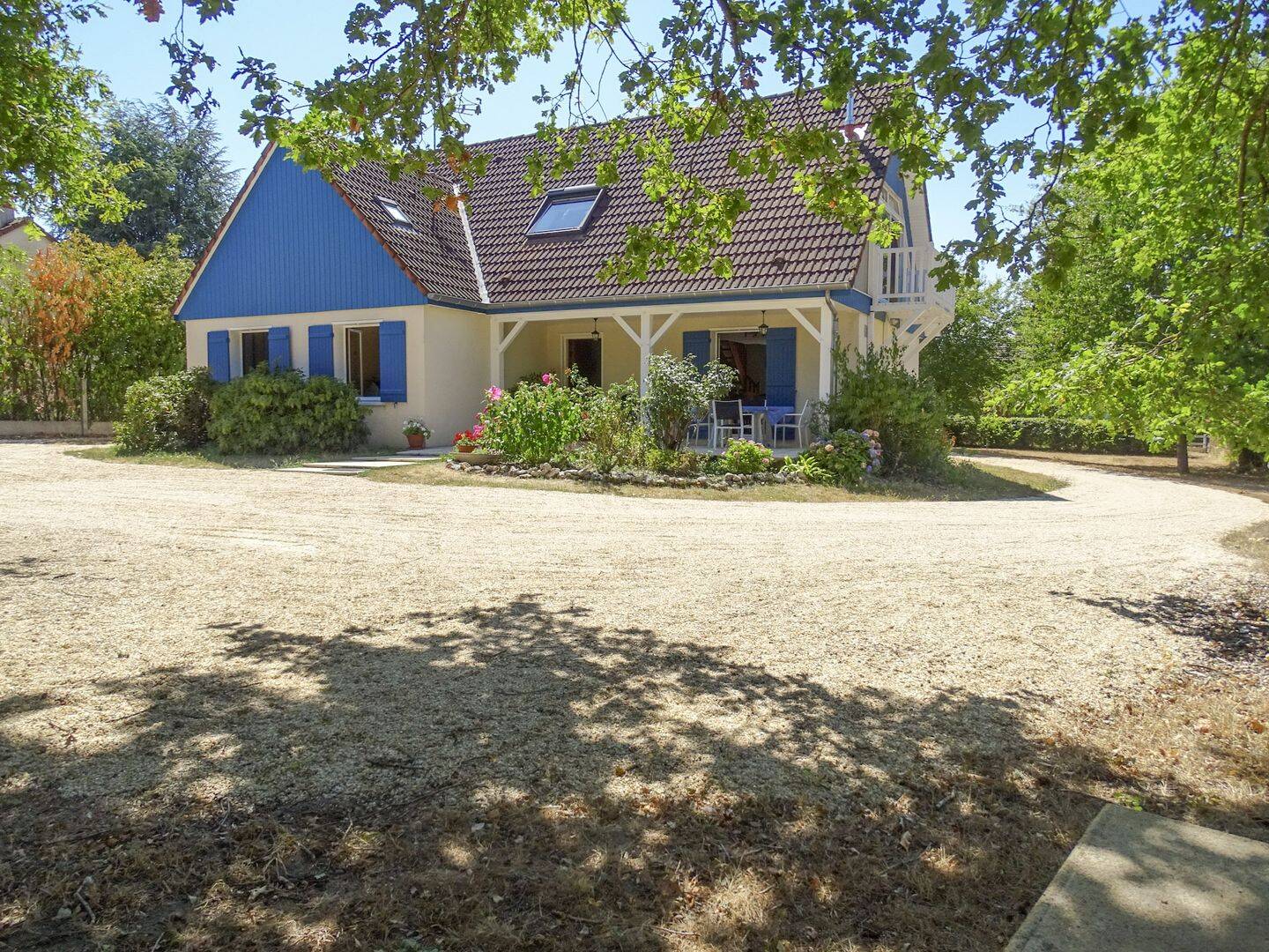 Maison 8 pièces 173 m² · à La Chapelle-Montmartin · 173 m² · 206 000 €
