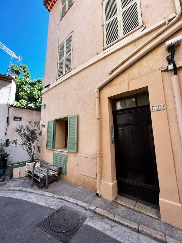 Appartement 3 pièces 68 m² · à Antibes · 68,4 m² · 1 200 €