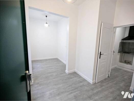 Appartement à vendre 168 000 € 2 pièces 1 chambre 23,6 m² RDC Paris 18ème arrondissement 75018