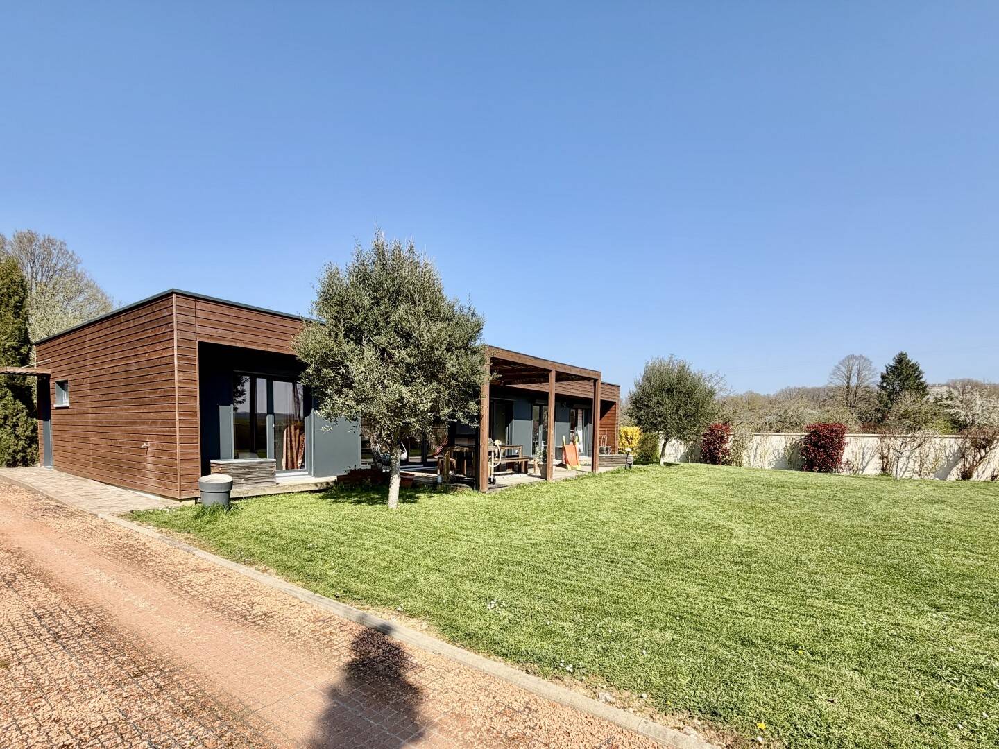 Maison 6 pièces 134 m² · à Bussy-le-Repos · 134 m² · 349 900 €