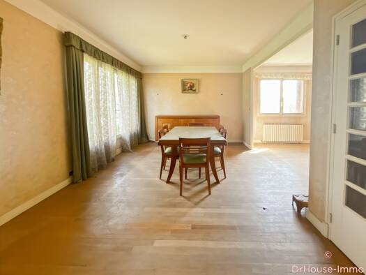 Maison à vendre 84 240 € 3 pièces 2 chambres 89 m² 1 229 m² de terrain Altillac 19120