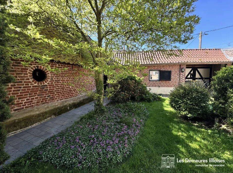 Maison 330 m² · à Fournes-en-Weppes · 330 m² · 899 500 €