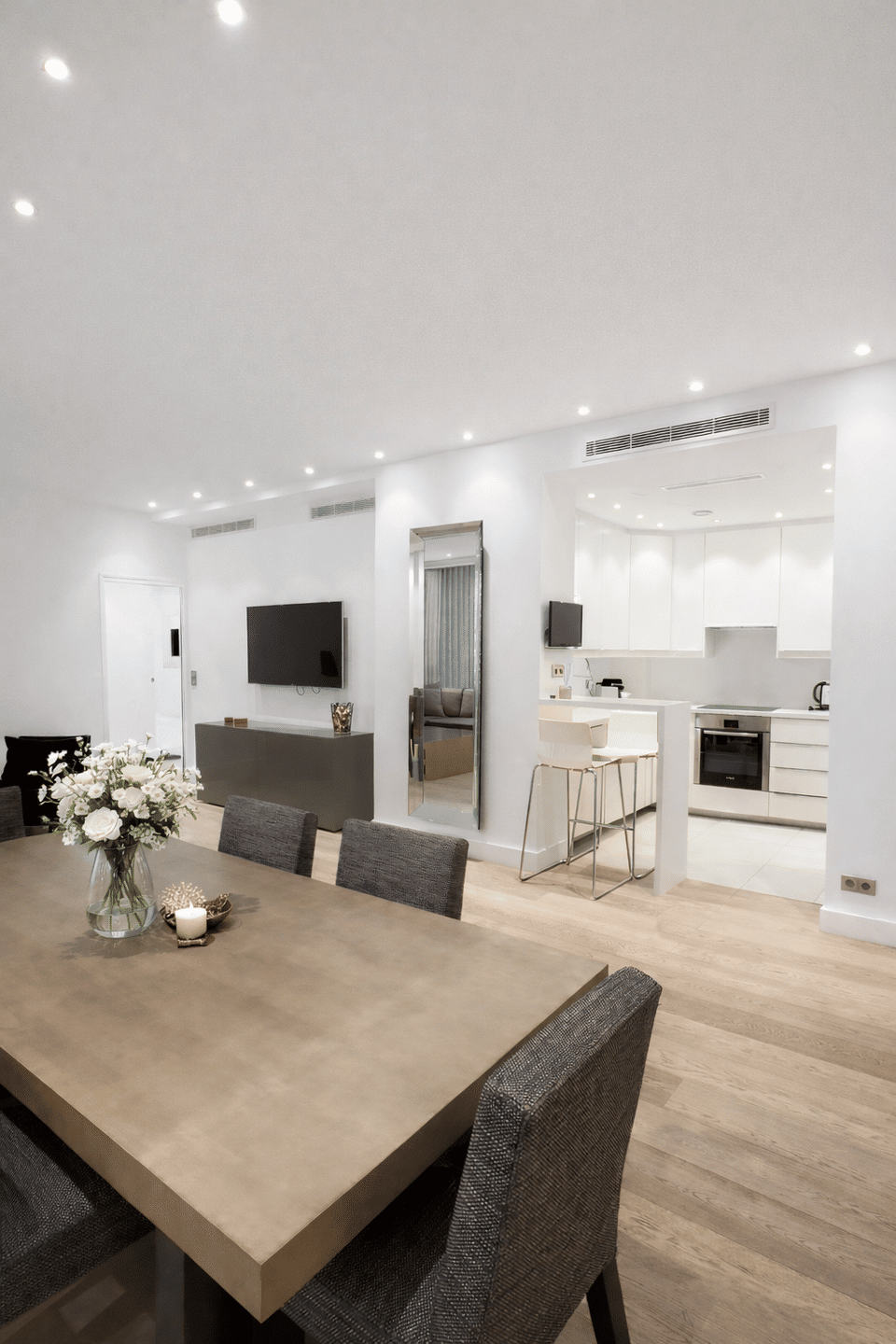 Appartement 4 pièces 90 m² · à Paris 8ème Arrondissement · 90 m² · 6 900 €/mois