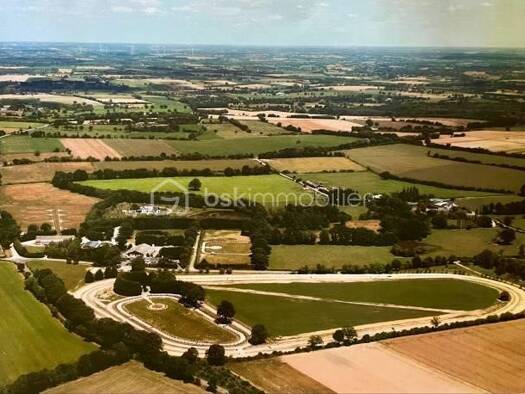 Terrain constructible viabilisé à vendre 1 155 000 € 400 000 m² de terrain Nozay 44170