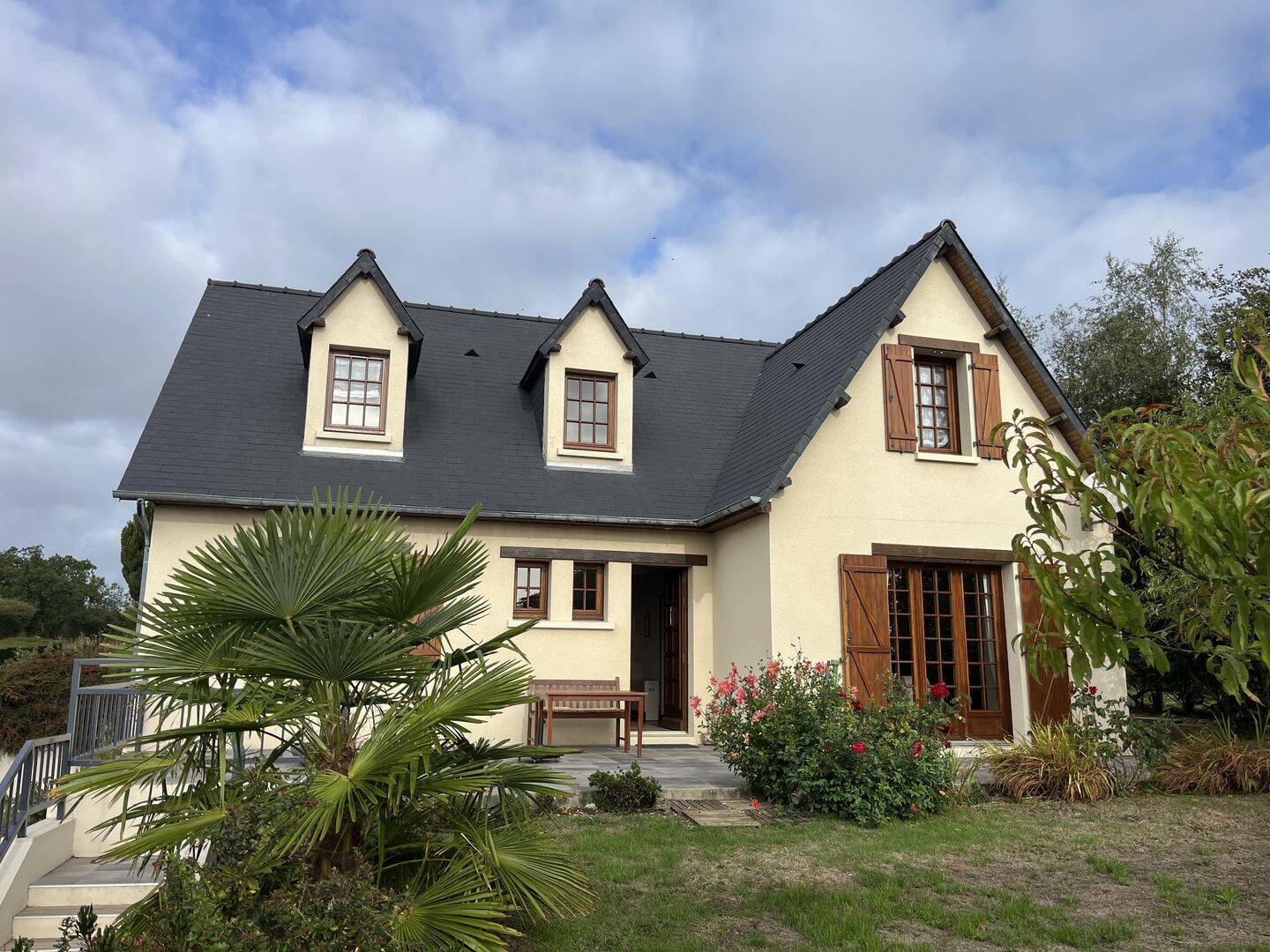 Maison 6 pièces 140 m² · à Saint-Jean-d'Elle · 140 m² · 240 000 €