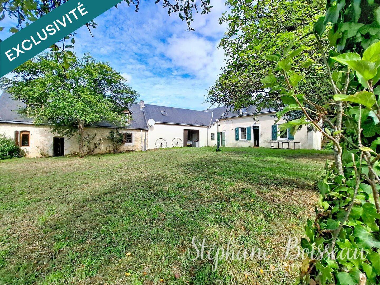 Maison 10 pièces 251 m² · à Luché-Pringé · 251 m² · 249 000 €