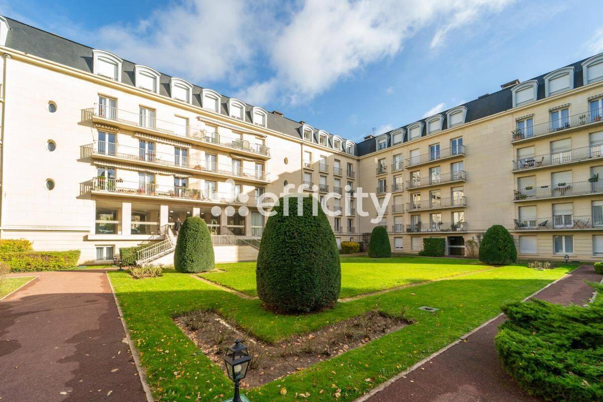Appartement 7 pièces 149 m² · à Versailles · 149 m² · 799 000 €