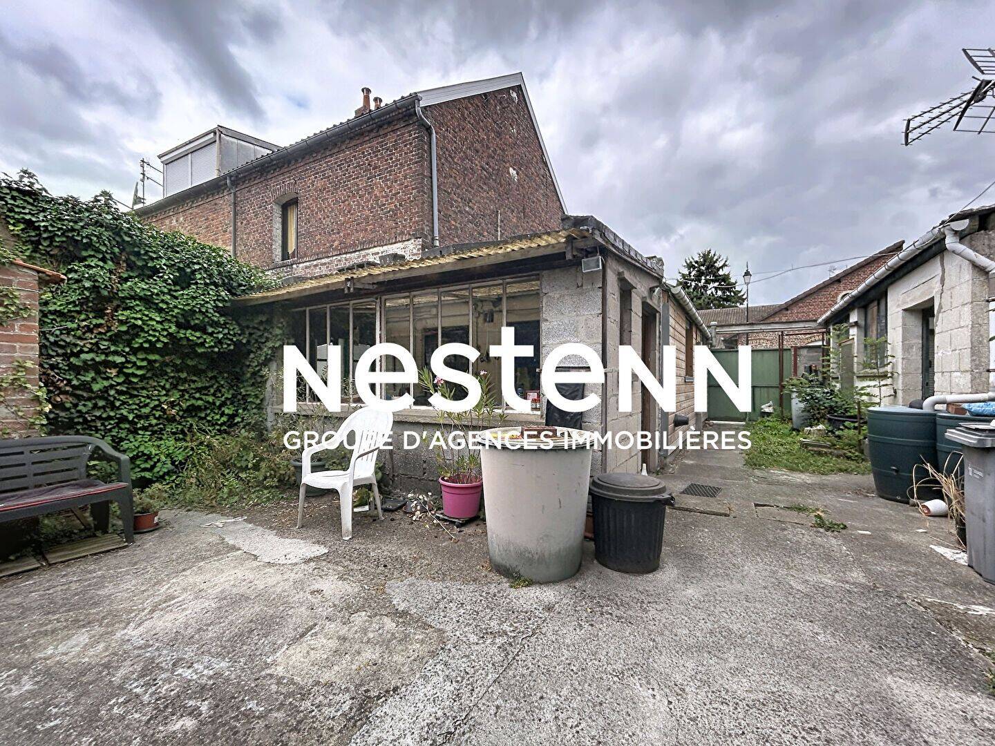 Maison Semi individuelle 87m² à Rénover, 2 chambres, Jardin, Ga