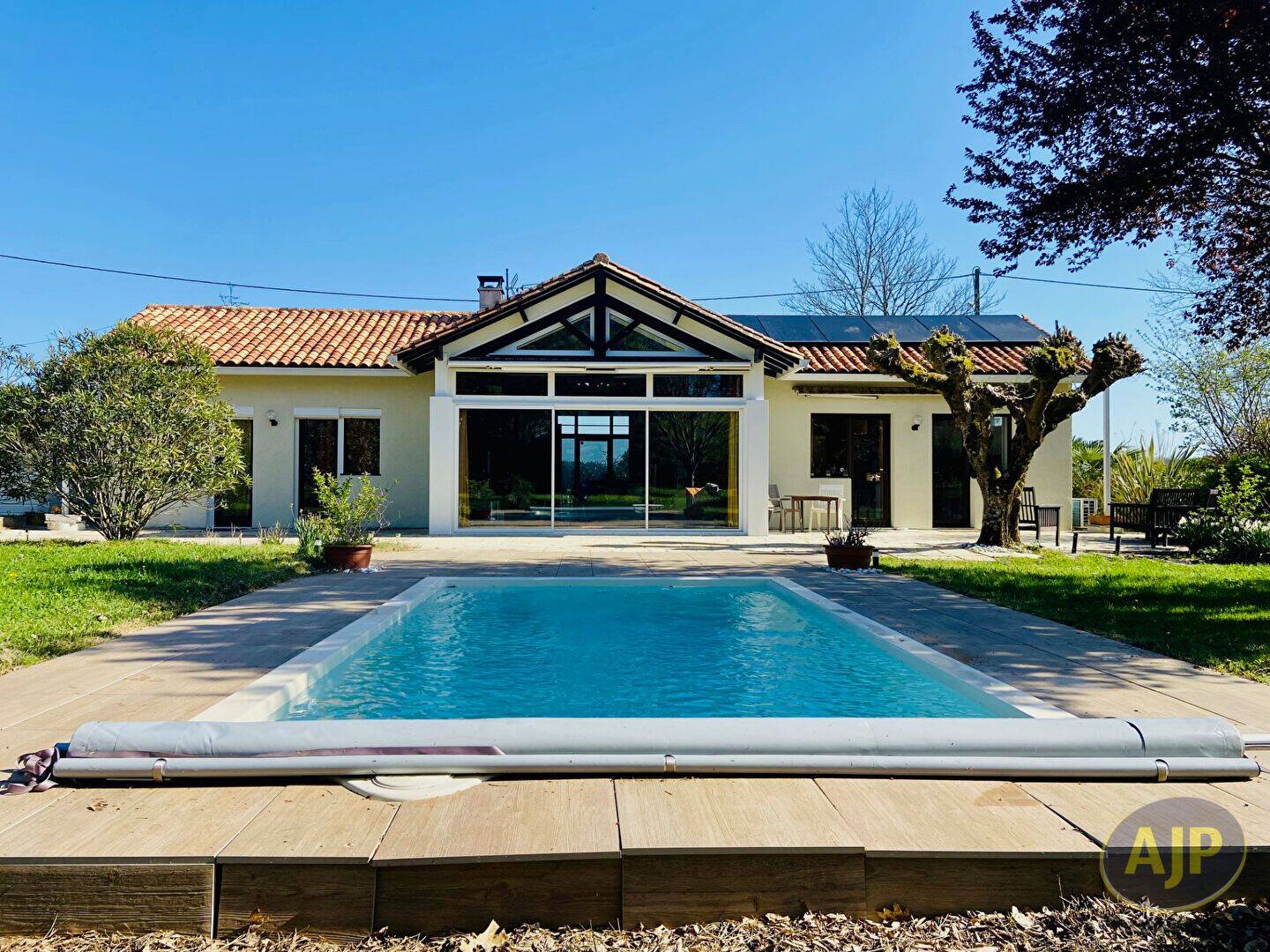 Maison 4 pièces 124 m² · à Lesparre-Médoc · 124 m² · 388 500 €