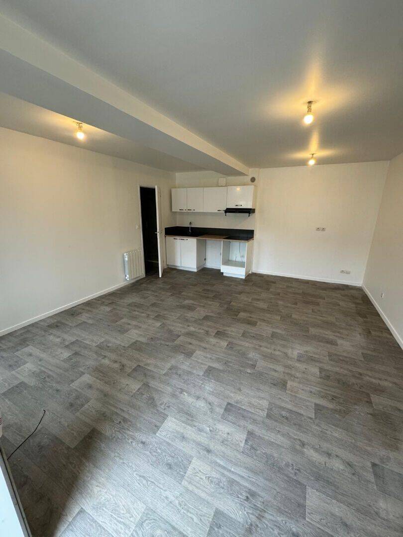 Appartement 1 pièce 30 m² · à Cires-lès-Mello · 30 m² · 556 €