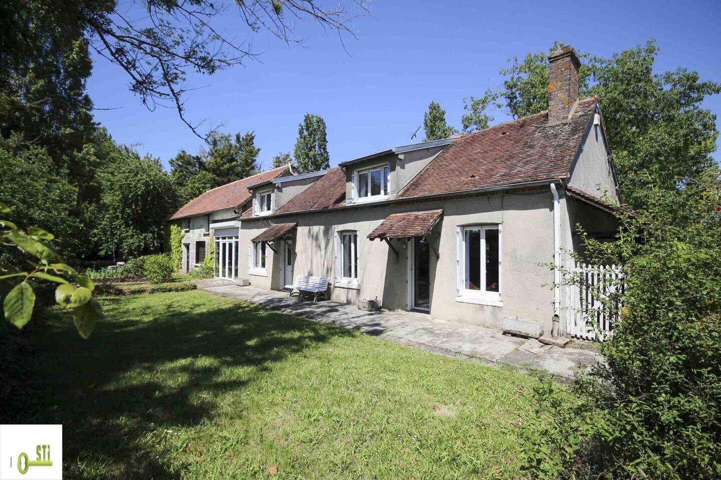 Maison 10 pièces 222 m² · à Dammarie-sur-Loing · 222 m² · 297 000 €