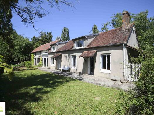 Maison à vendre 297 000 € 10 pièces 6 chambres 222 m² 15 980 m² de terrain Dammarie-sur-Loing 45230