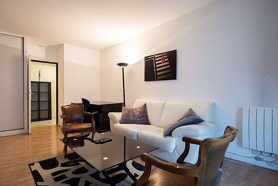 Appartement 1 pièce 42 m² · à Paris 15ème Arrondissement · 42 m² · 1 630 €