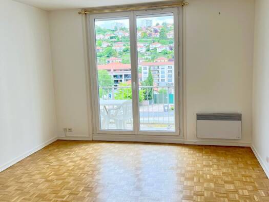 Appartement à louer 780 € 3 pièces 2 chambres 75 m² Étage 2/4 Le Vieux Villars-Villars Nord Villars 42390