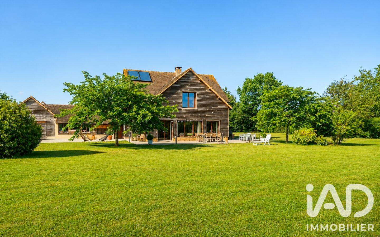 Maison 7 pièces 255 m² · à Savigné-l'Évêque · 255 m² · 498 000 €