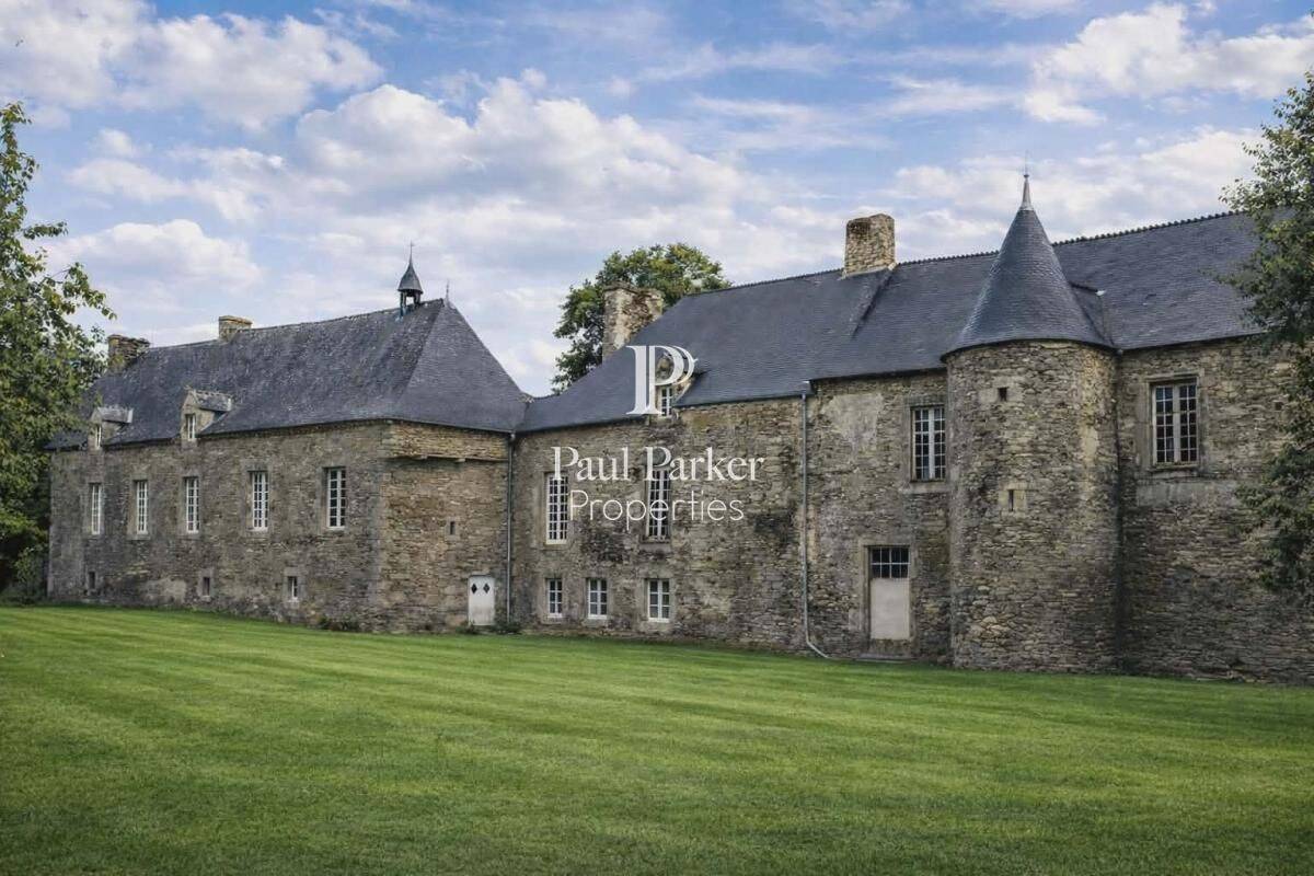 Maison 10 pièces 600 m² · à Ploërmel · 600 m² · 518 000 €