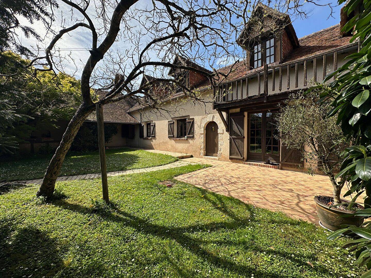 Maison 8 pièces 170 m² · à Cormeray · 170 m² · 260 000 €