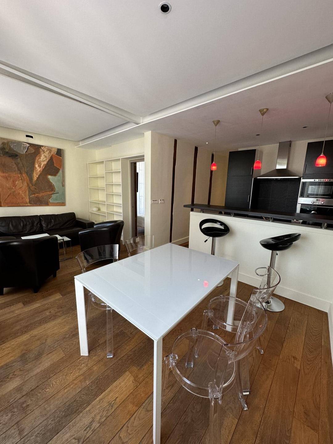 Appartement 4 pièces 54 m² · à Paris 1er Arrondissement · 54 m² · 2 160 €