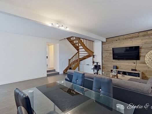 Duplex à vendre 215 000 € 4 pièces 3 chambres 106 m² Est Trévoux 01600