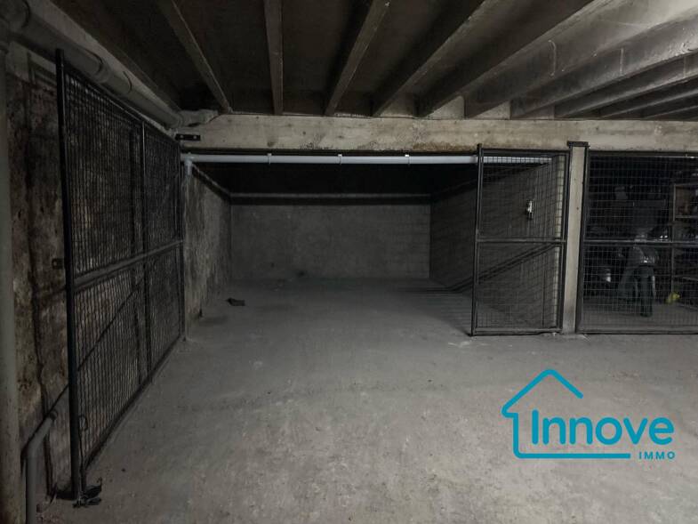 Garage/Stationnement à vendre 55 000 € 23 m² Notre Dame Versailles 78000
