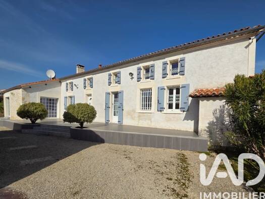 Maison à vendre 278 000 € 6 pièces 4 chambres 160 m² 5 751 m² de terrain Champmillon 16290