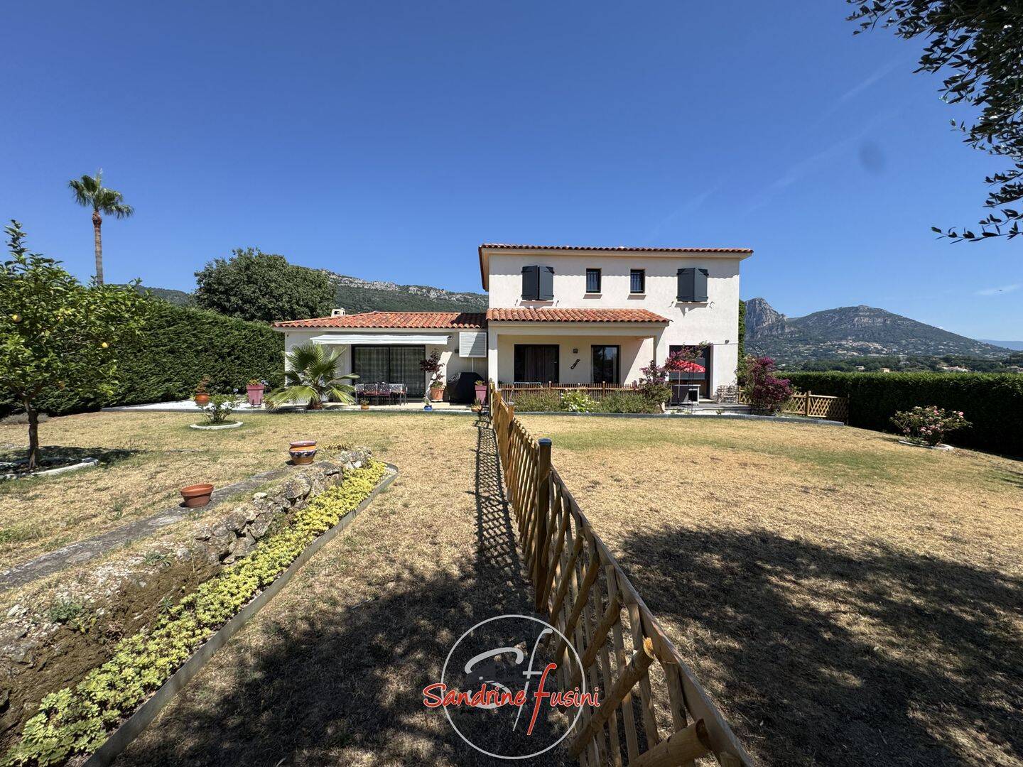 Maison 5 pièces 158 m² · à Vence · 158,4 m² · 950 000 €