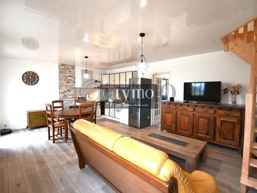 Maison à louer 700 € 4 pièces 2 chambres 70 m² 2 595 m² de terrain Plounévez-Quintin 22110