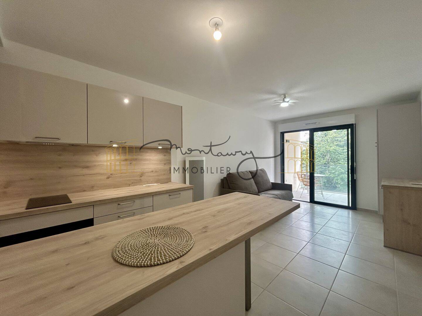 Appartement 1 pièce 27 m² · à Nîmes · 27,1 m² · 550 €