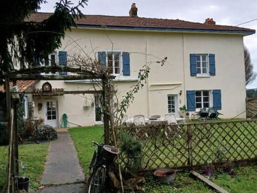 Maison à vendre 267 000 € 8 pièces 5 chambres 213 m² 10 774 m² de terrain Oradour-sur-Vayres 87150