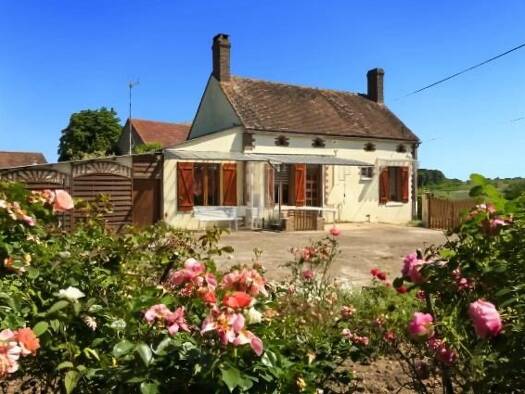 Maison de plain-pied à vendre 70 000 € 2 pièces 1 chambre 48 m² 1 931 m² de terrain Courtenay 45320