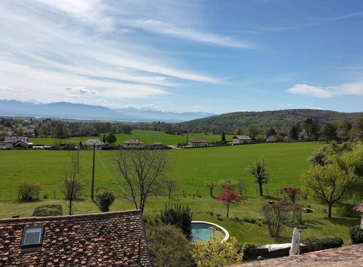 Maison 4 pièces 140 m² · à Divonne-les-Bains · 140 m² · 2 500 €/mois