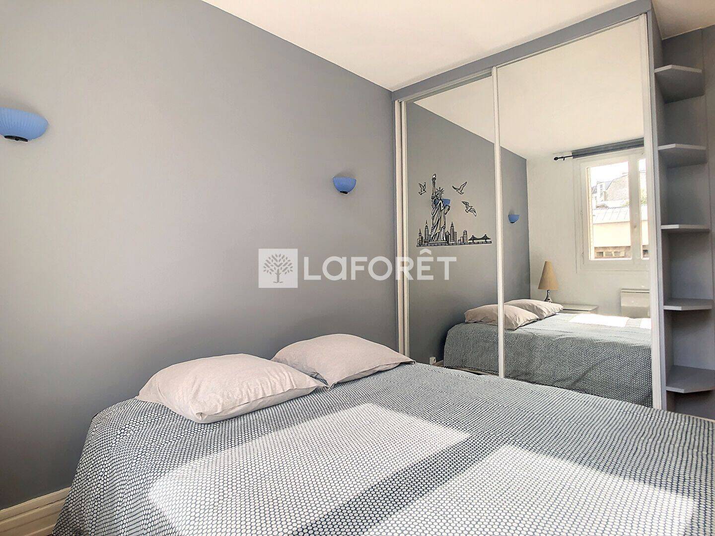 Appartement 2 pièces 40 m² · à Paris 15ème Arrondissement · 40 m² · 1 557 €