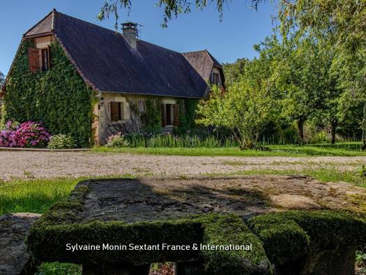 Maison à vendre 364 000 € 7 pièces 5 chambres 190 m² 3 200 m² de terrain Excideuil 24160